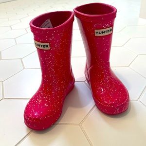 Toddler Hunter Rain Boots magenta pink with sparkles. barely worn.